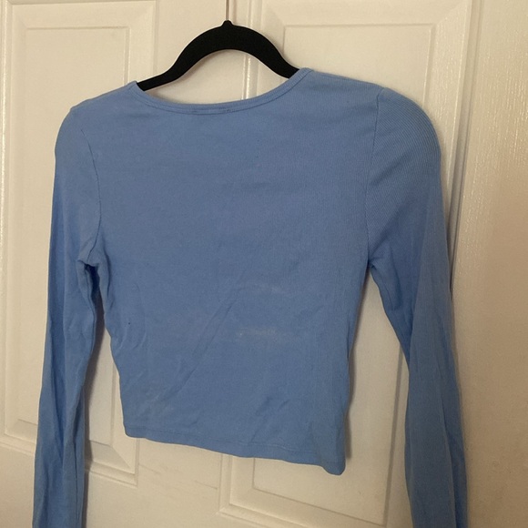 Aritzia Talula long sleeve crop top - Picture 3 of 3